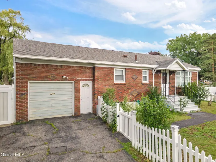 3257 Mcdonald Avenue, Schenectady, NY 12304 - #3