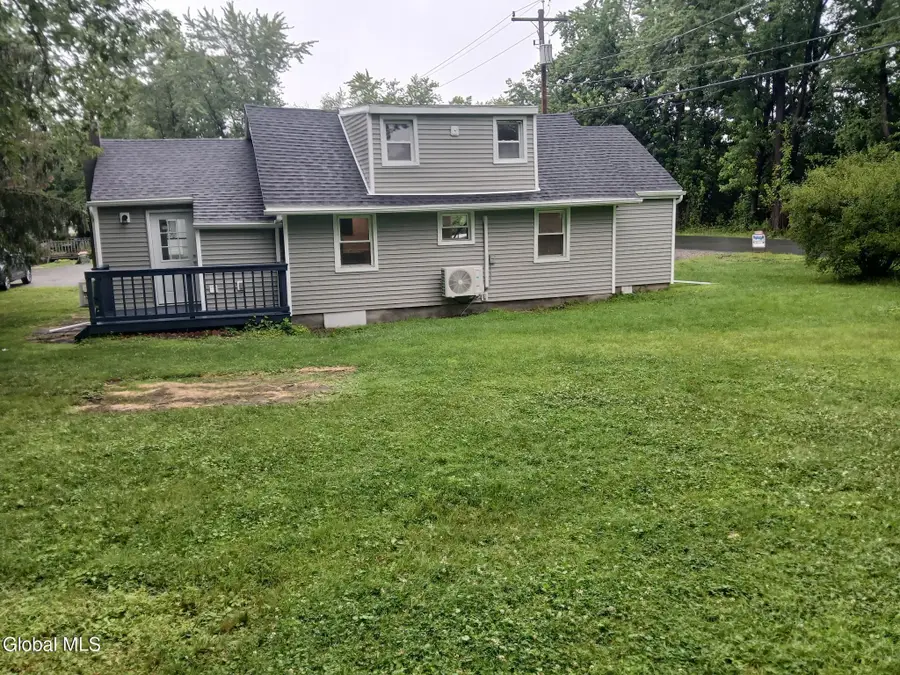 11 Englewood Avenue, East Greenbush, NY 12061 - #2