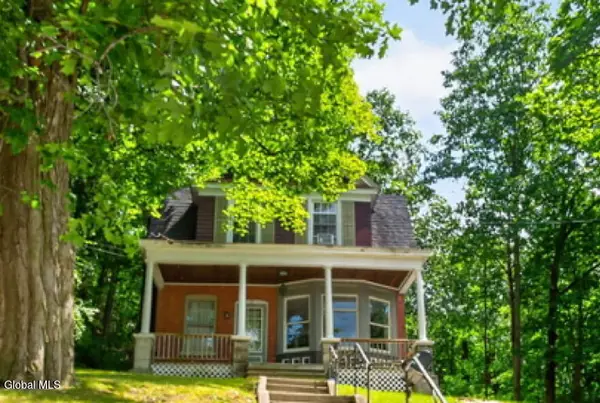 17 Northampton Road, Amsterdam, NY 12010