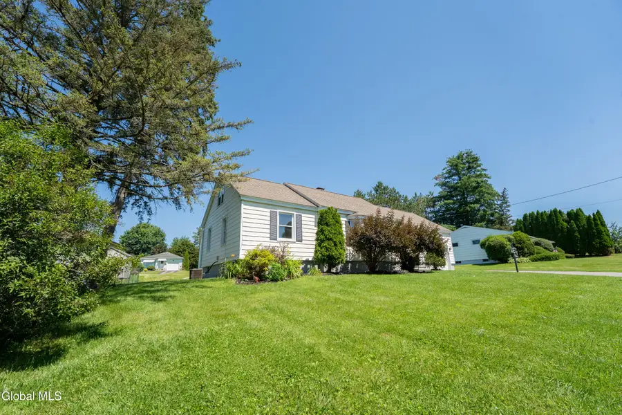 10 Highland Road, Amsterdam, NY 12010 - #3