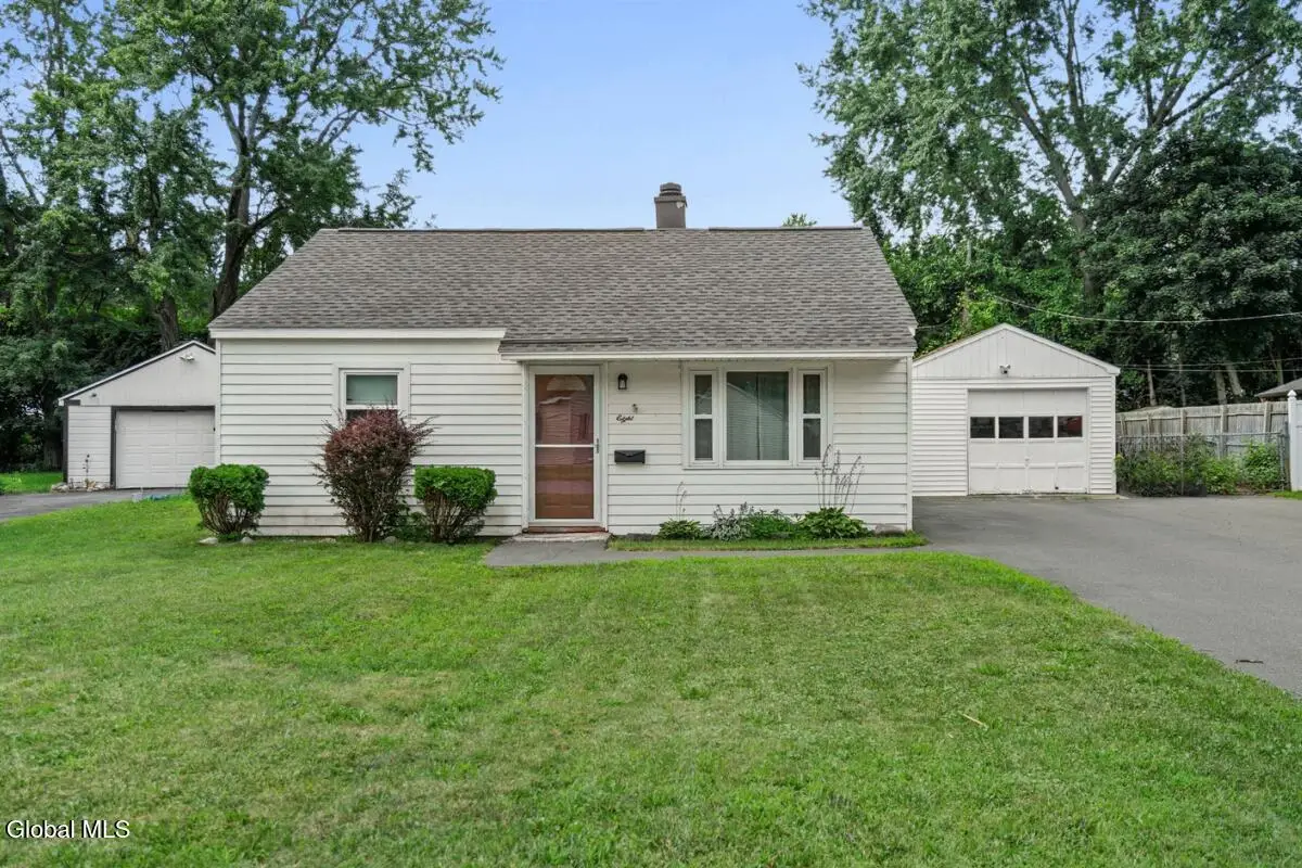 8 Mayhall Street, Colonie, NY 12205 - #1