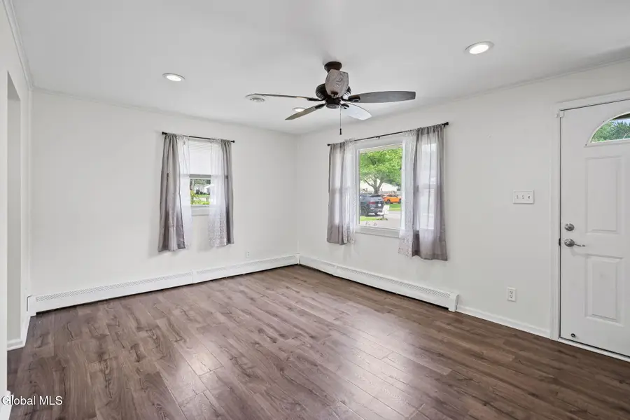 8 Mayhall Street, Colonie, NY 12205 - #3