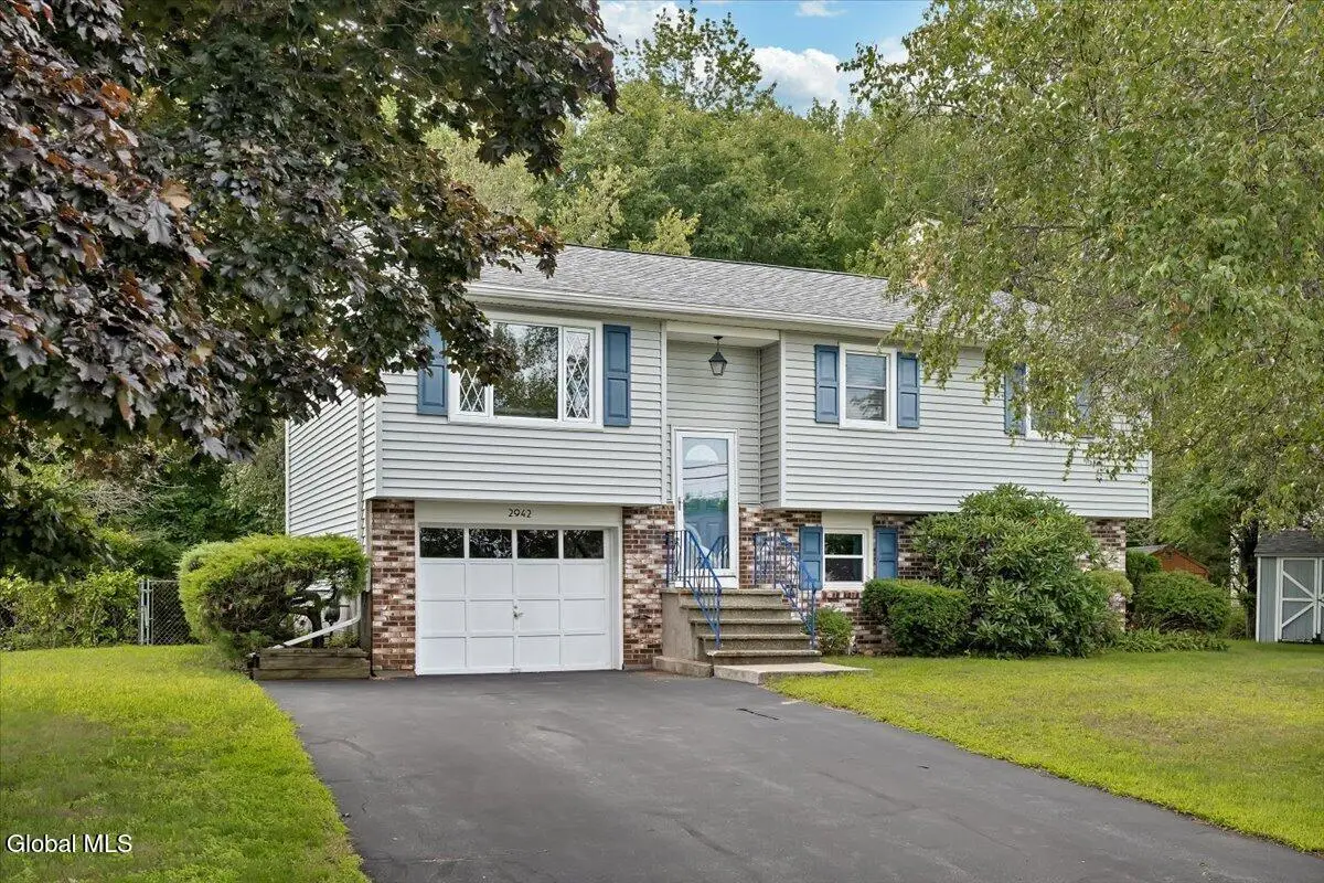 2942 W Old State Road, Schenectady, NY 12303 - #1