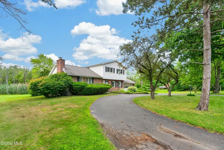 585 Saint David's Lane, Niskayuna, NY 12309 - #3