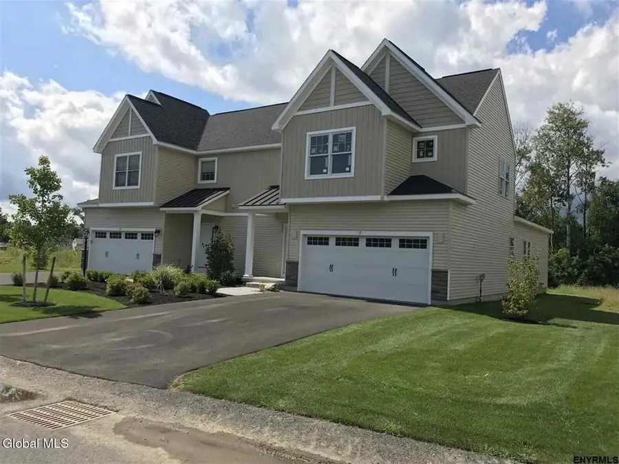 13 Boggs Street, Clifton Gardens, NY 12118 - #2