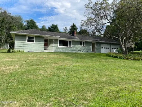 44 Meadowview Road, Queensbury, NY 12804