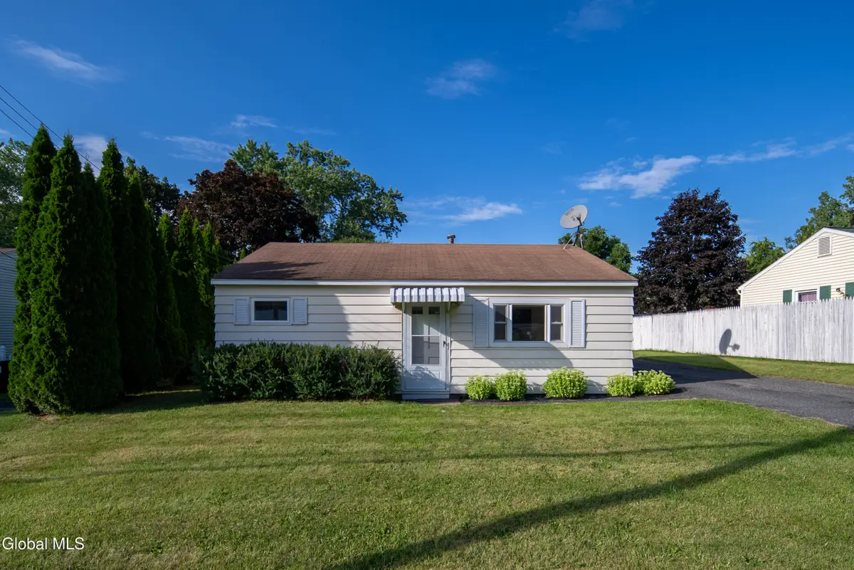 31 Riverview Drive, Colonie, NY 12309 - #1