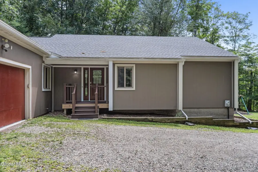 438 N Nassau Road, Sand Lake, NY 12018 - #3