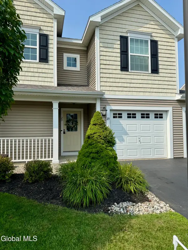 29 Treasures Place, Queensbury, NY 12804