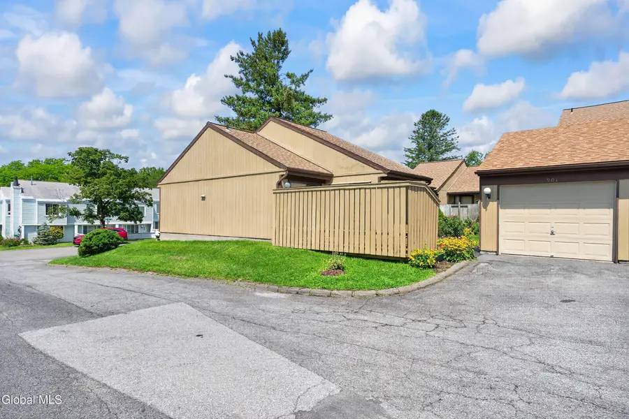 901 Huntington Court, East Greenbush, NY 12061 - #2
