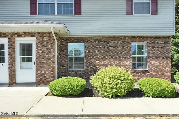25B Pine Lane #APT 8, Albany, NY 12203