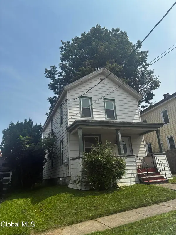 202 Glebe St, Johnstown, NY 12095