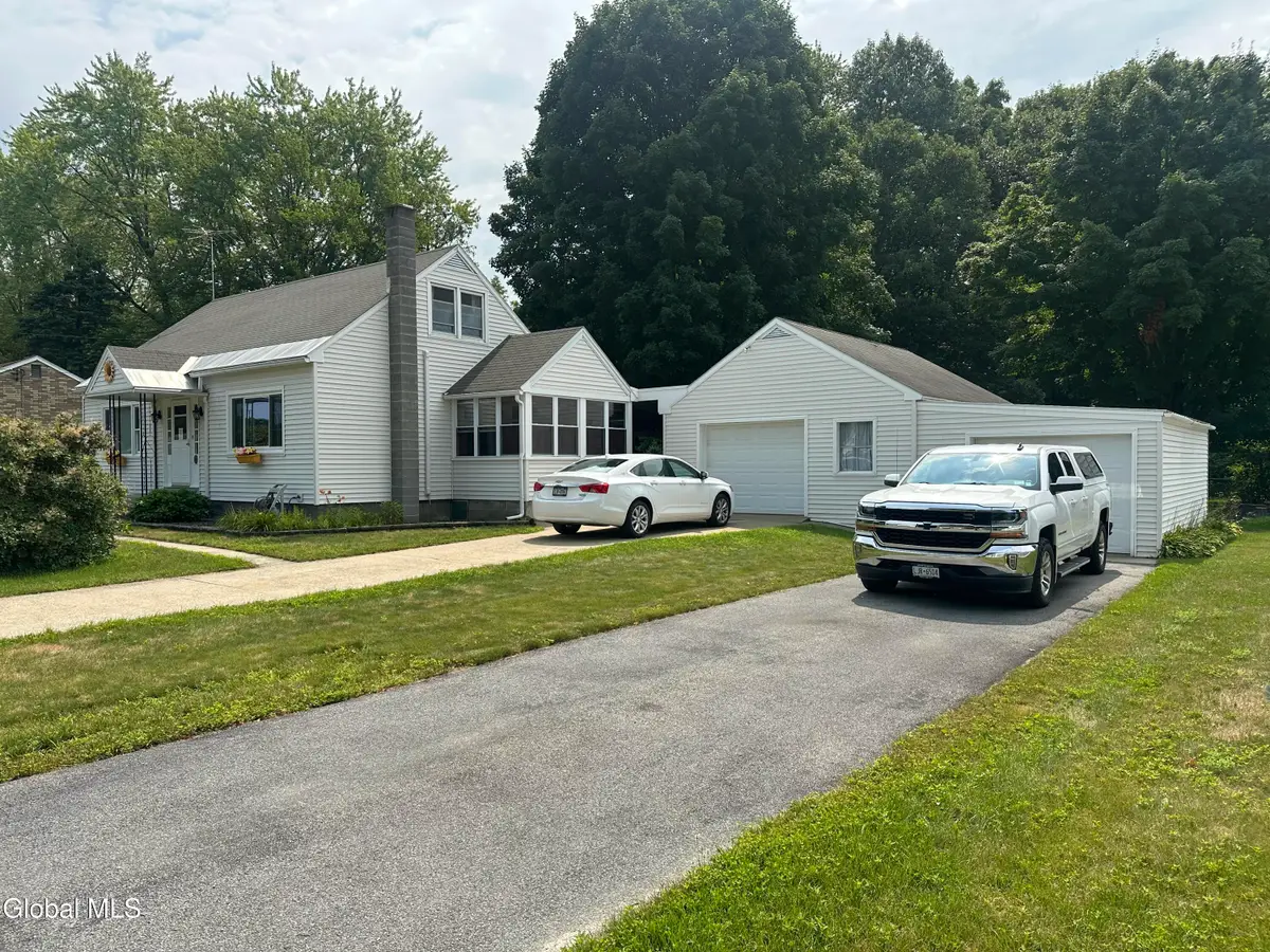 4 Kelly Avenue, Hudson Falls, NY 12839 - #1