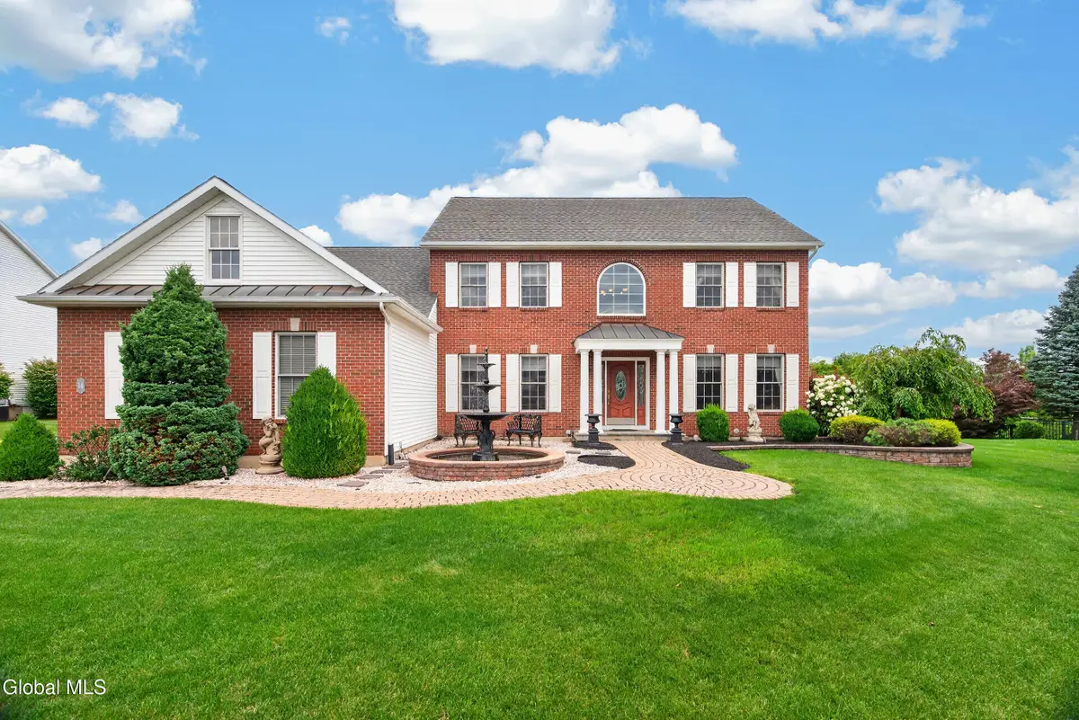 14 Ridgefield Way, Watervliet, NY 12189 - #1