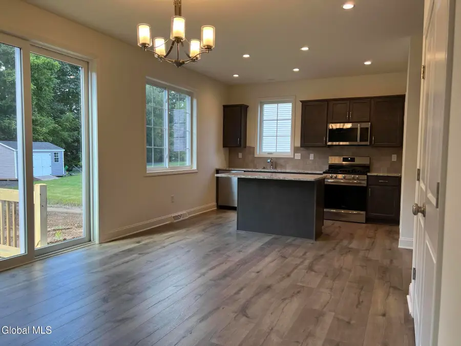 3 Windrow Way, Halfmoon, NY 12118 - #2