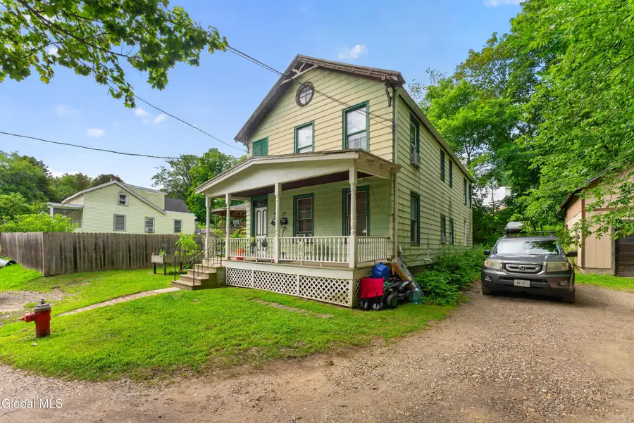27 Lilac Lane, Troy, NY 12180 - #2