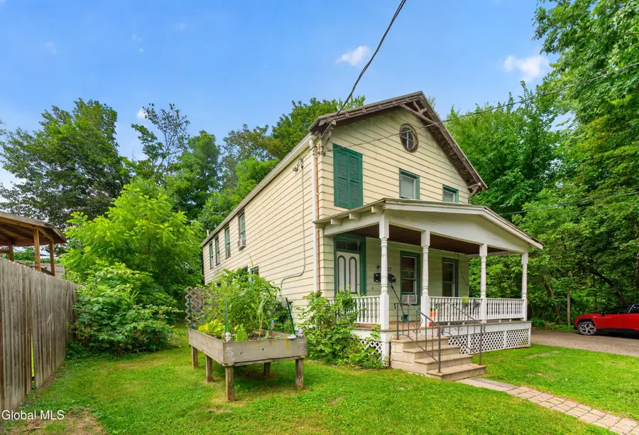 27 Lilac Lane, Troy, NY 12180 - #3
