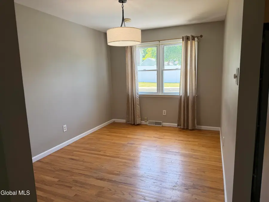 16 Sherbrook Drive, Bethlehem, NY 12158 - #3