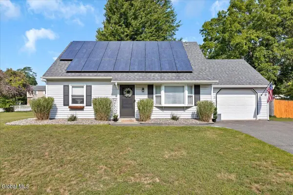 3 Michelle Lane, Schenectady, NY 12309