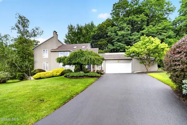 22 Olive Tree Lane, Albany, NY 12208
