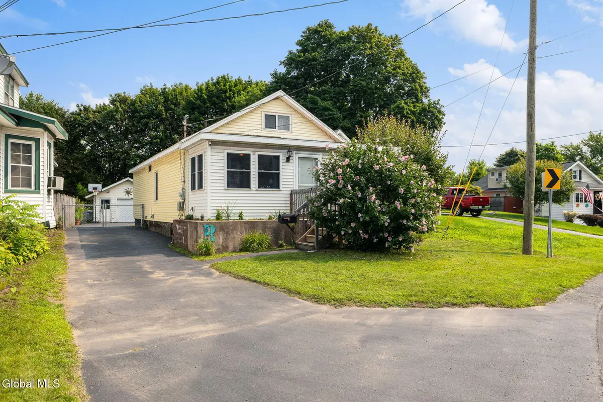 63 Osborne Road, Colonie, NY 12205 - #1