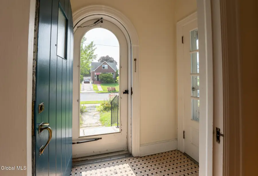 130 Fleetwood Avenue, Albany, NY 12209 - #2