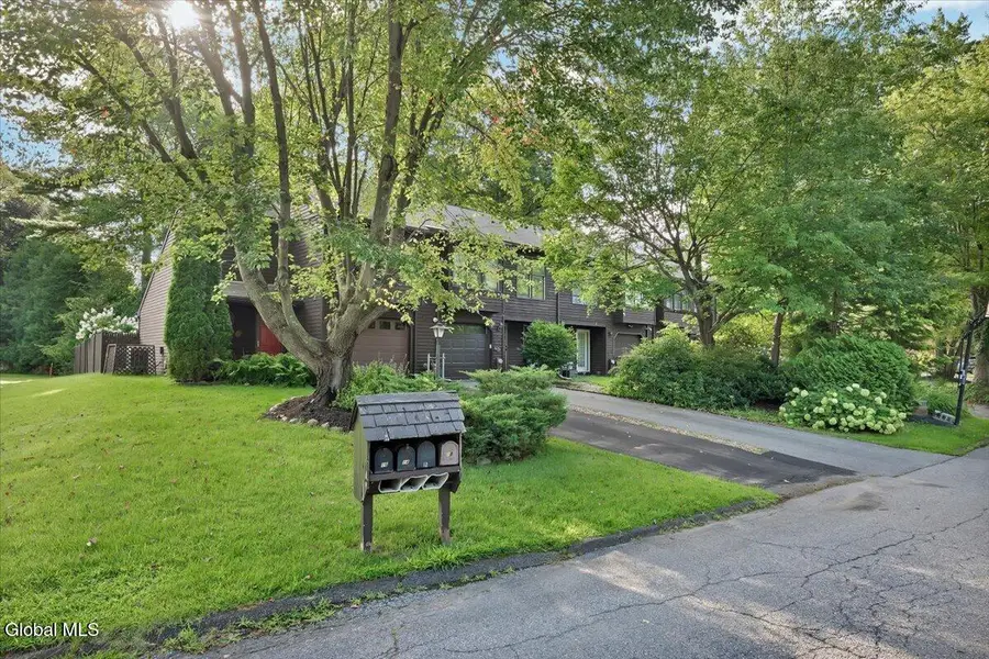 14 Brenden Court, Clifton Park, NY 12065 - #2
