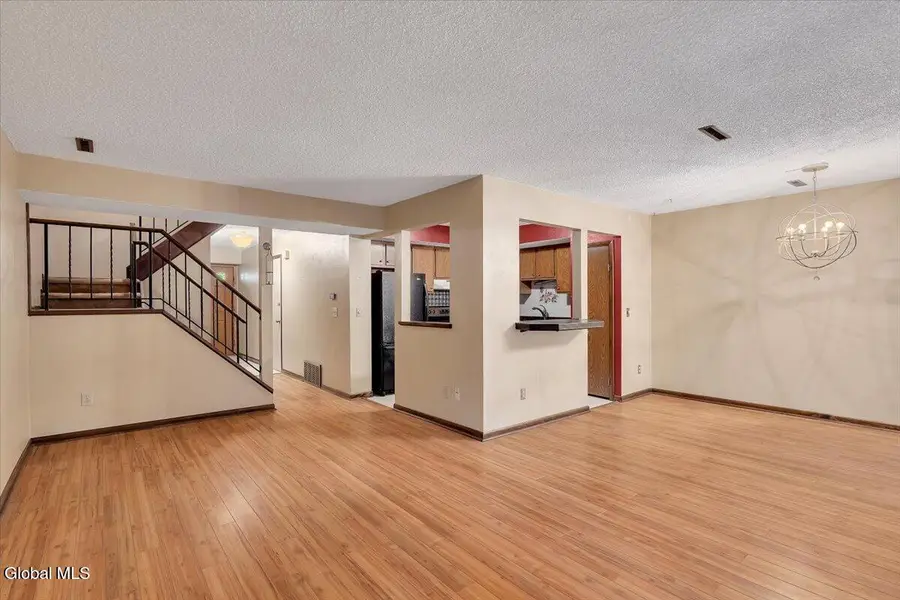14 Brenden Court, Clifton Park, NY 12065 - #3