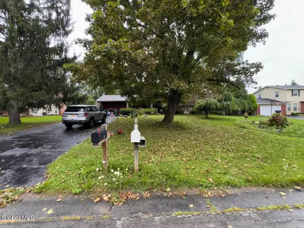 24 Harper Drive, Pittsford, NY 14534