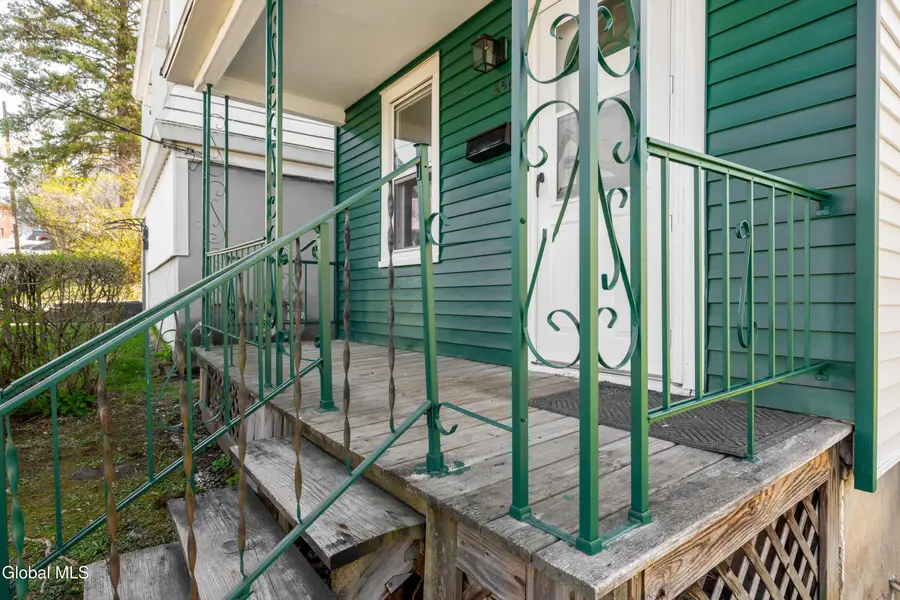 556 Clarendon Street, Schenectady, NY 12308 - #3
