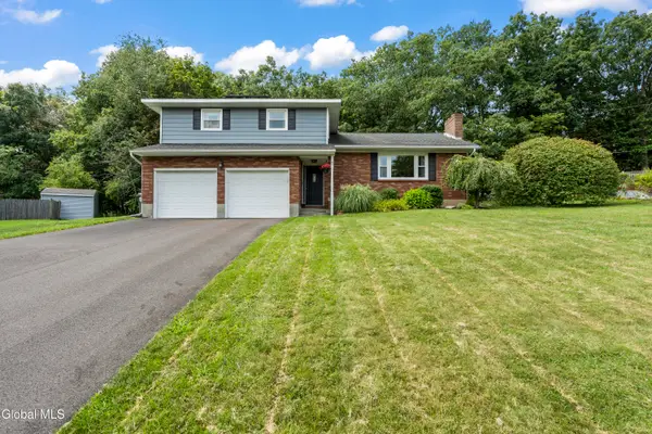 7 Stutz Avenue, Colonie, NY 12110