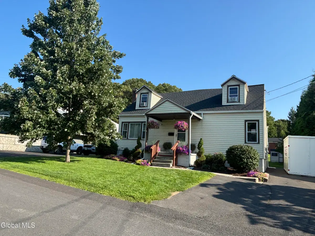4 Neptune Street, Hampton Manor, NY 12144 - #1