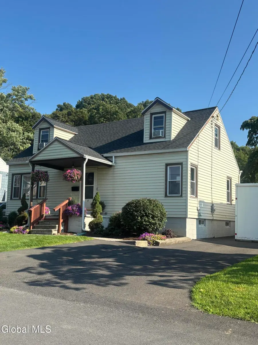 4 Neptune Street, Hampton Manor, NY 12144 - #2