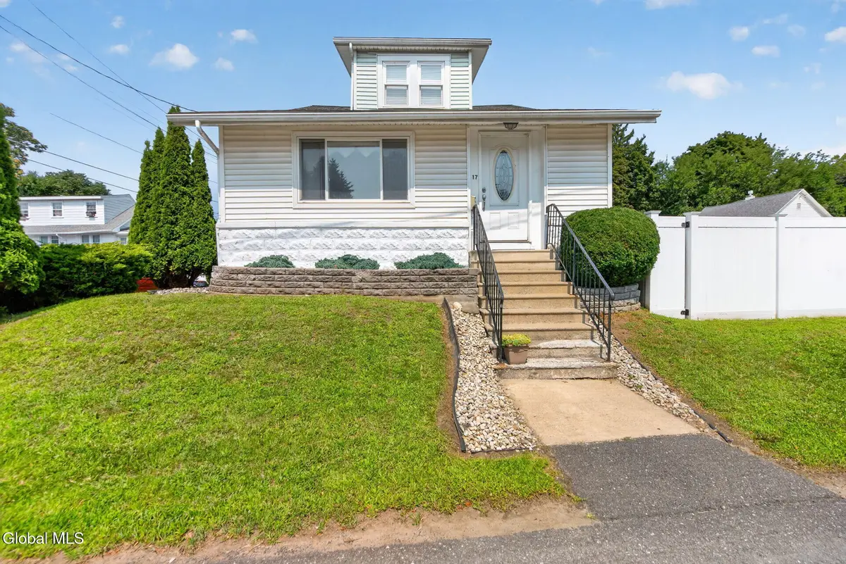 17 Osborne Road, Colonie, NY 12205 - #1