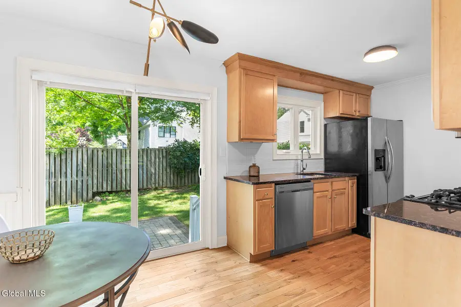 11 Cottage Street #APT 6, Saratoga Springs, NY 12866 - #3