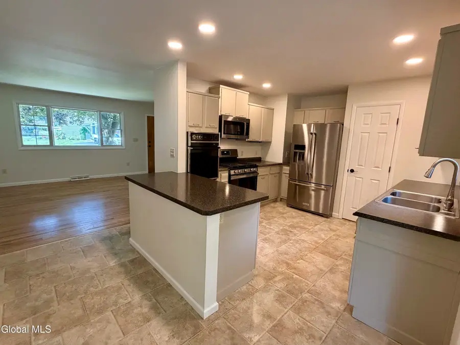 8 Birchwood Drive, Halfmoon, NY 12065 - #3