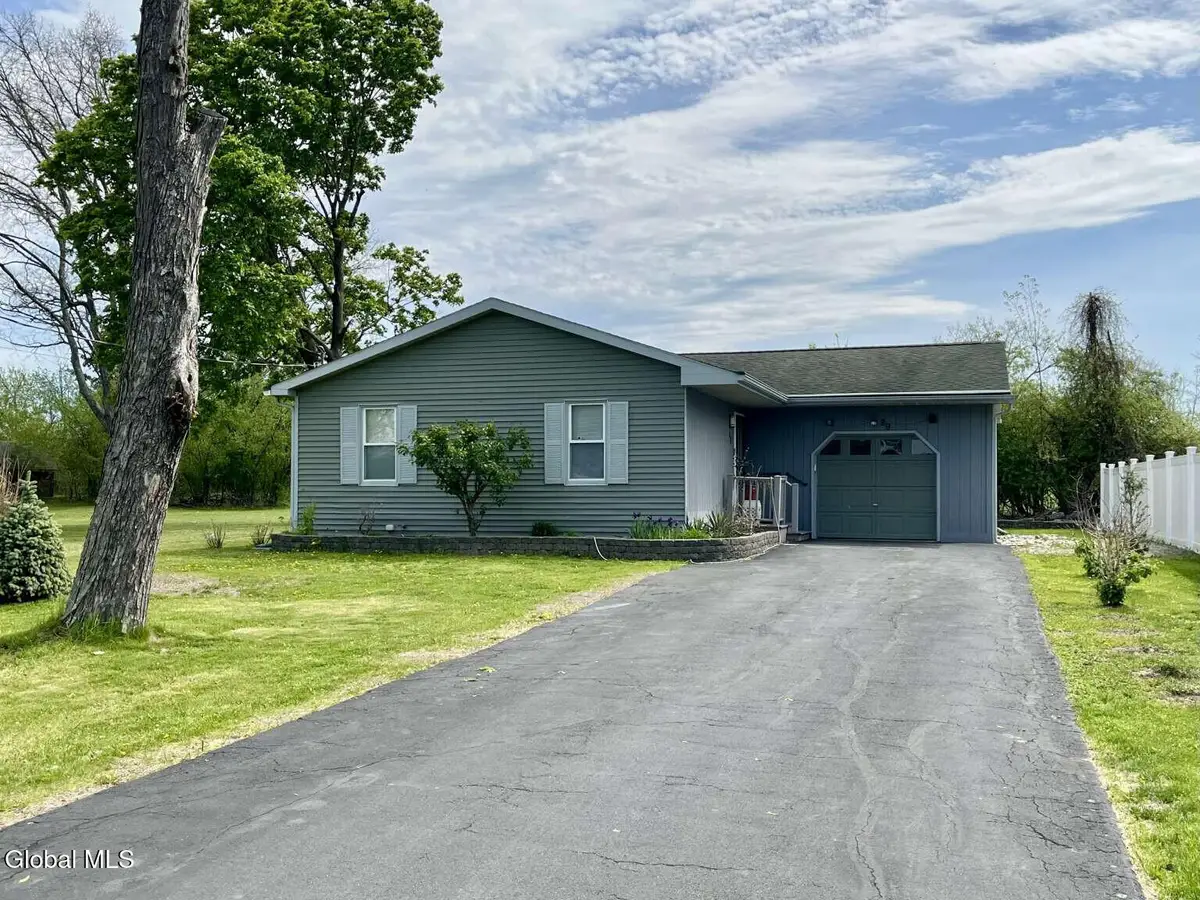 29 Woodlawn Avenue, East Greenbush, NY 12144 - #1