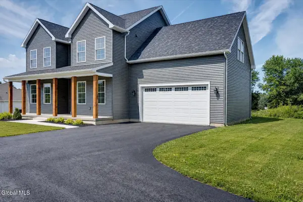 32 Mammoth Spring Road, North Greenbush, NY 12198