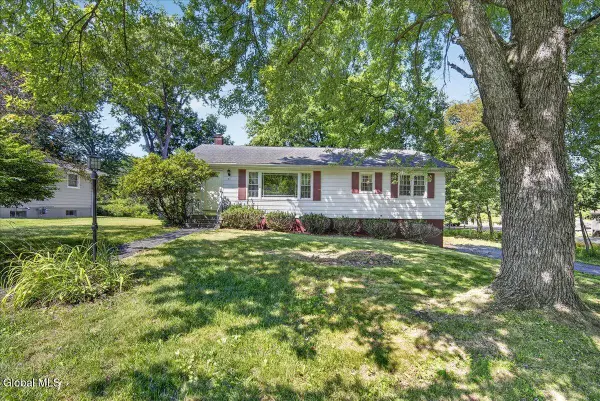 31 Brunswick Park Drive, Troy, NY 12180