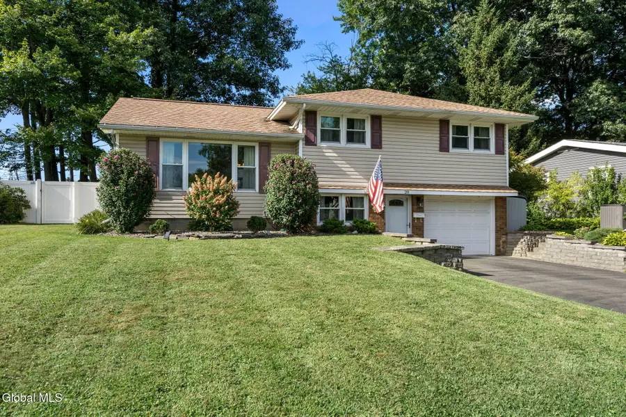 28 Caroline Street, Latham, NY 12110 - #3