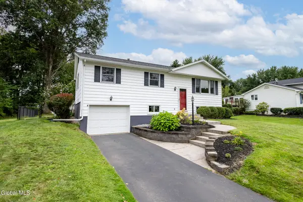 32 Comely Lane, Colonie, NY 12110