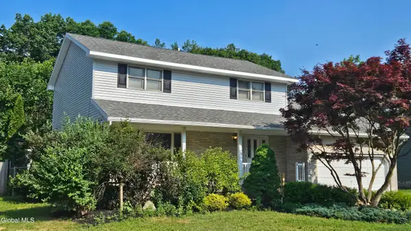 1022 St Lucille Drive, Rotterdam, NY 12306