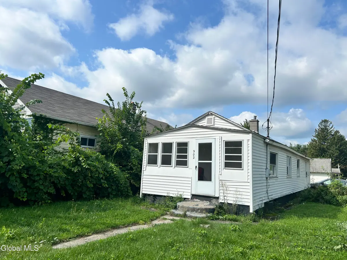 902 Draper Avenue, Rotterdam, NY 12306 - #1