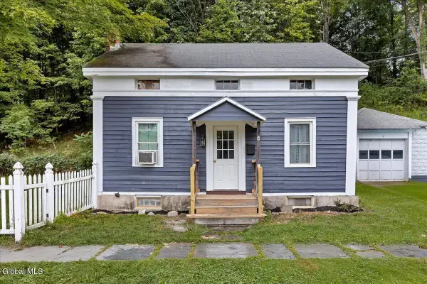 7 N Union Street, Cambridge, NY 12816