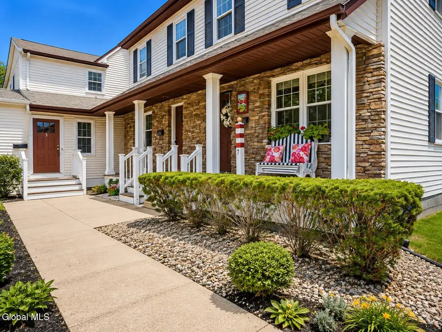 11 Cottage Street #unit 7, Saratoga Springs, NY 12866 - #2