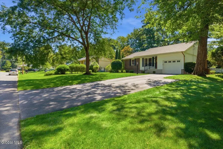 3 Sylvan Lane, Clifton Park, NY 12065 - #2