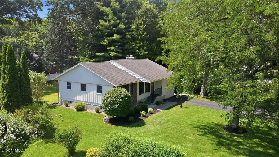 3 Sylvan Lane, Clifton Park, NY 12065 - #3