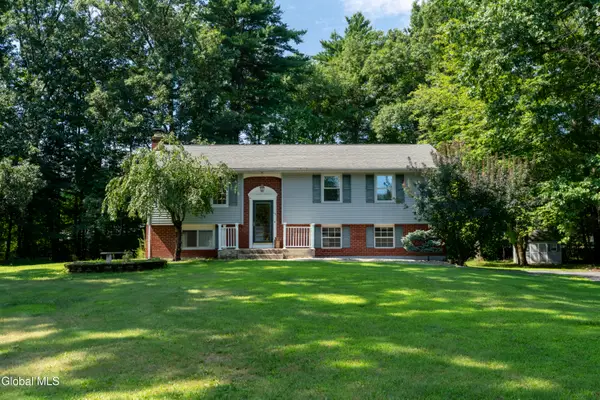 24 Garden Drive, Clifton Park, NY 12065