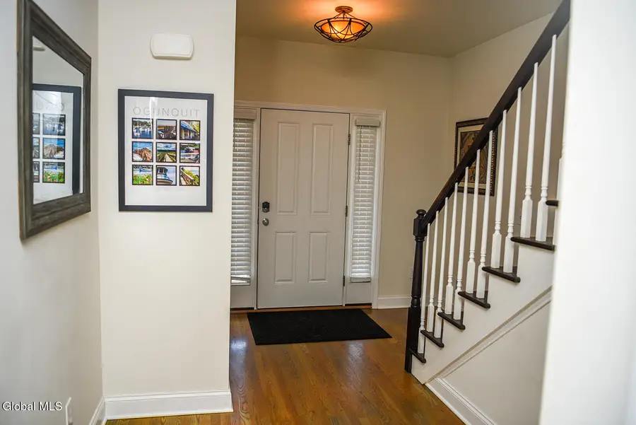 184 Fieldstone Drive, Niskayuna, NY 12304 - #3
