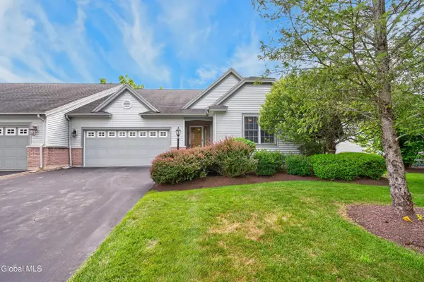 8 Dalton Court, Bethlehem, NY 12054